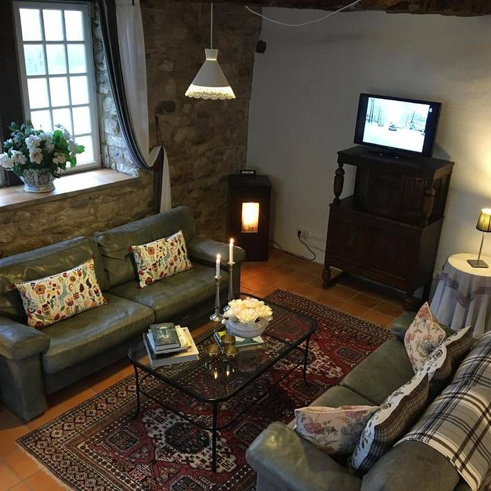 Location de vacances pour 4 personnes, avec vue ainsi que piscine et jardin à Caylus - 3