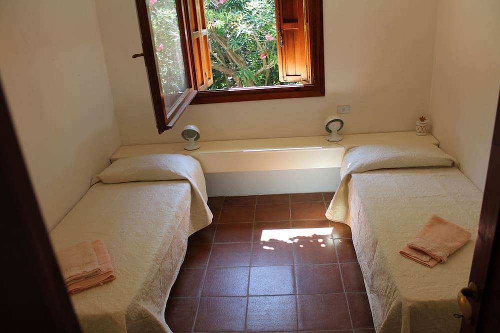 Domus Olivarum-Costa Smeralda  New! 7 guest, 3 room, 2 bathroom, 2 Pk, Wifi A/C in Cala di Volpe, Arzachena