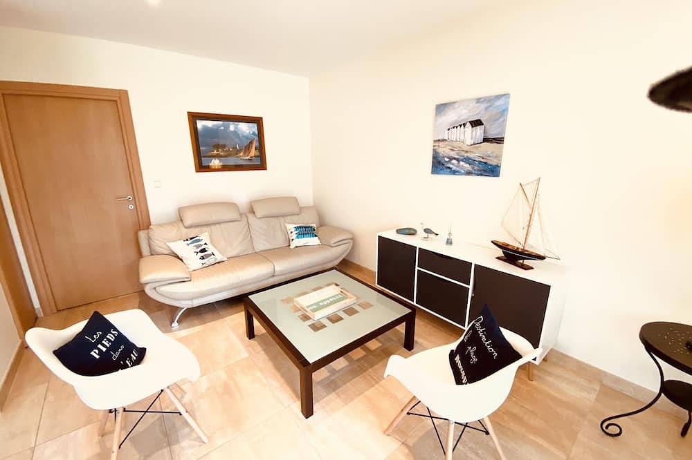 Heated Swimming Pool Apartment 4 pers 3* in villa - 300m from the beach  in Le Dossen, Santec
