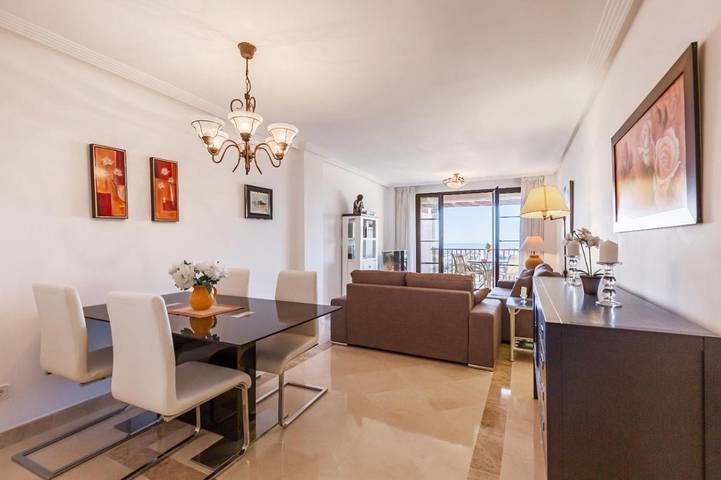 Casa de vacaciones para 4 personas, con balcón además de piscina y vistas en Benahavís