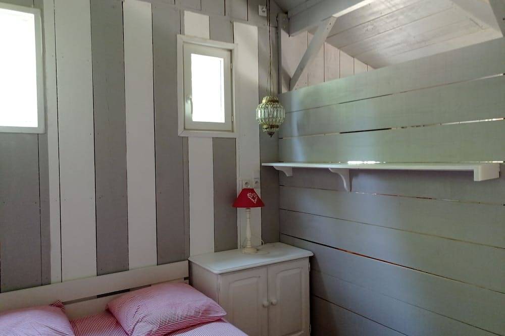 Gite with swimming pool, in a quiet bucolic setting in Salviac, Lot