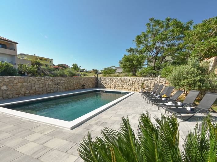 Ferienhaus für 10 Personen, mit Garten und Terrasse in Razanac - 2