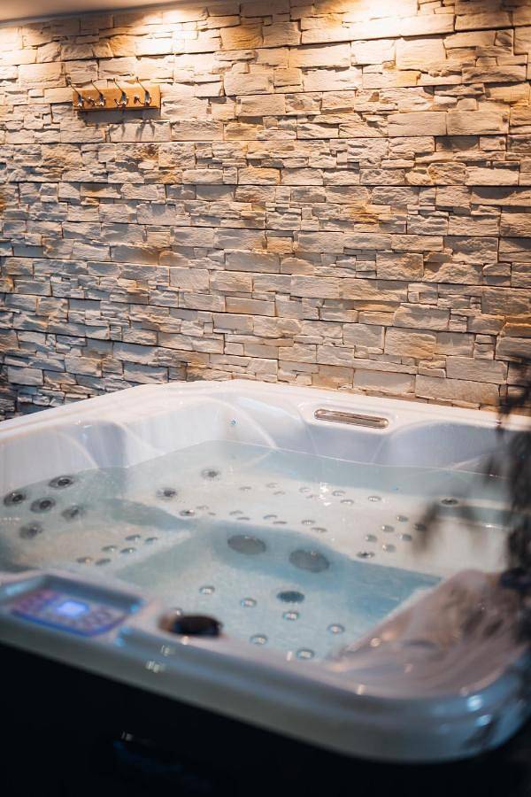 Gîte pour 2 personnes, avec jacuzzi ainsi que sauna et jardin à Entraigues-sur-la-Sorgue - 3