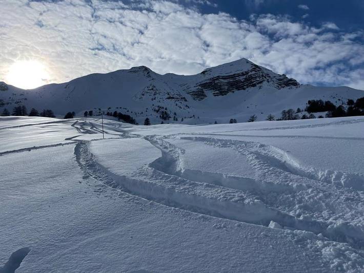 Location de vacances pour 12 personnes, avec vue ainsi que terrasse et jardin, animaux acceptés à Jausiers - 2