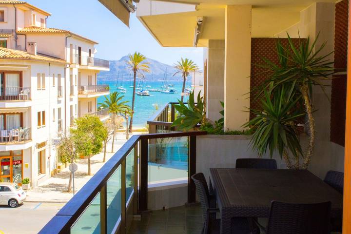 Ganze Ferienwohnung, Hochwertige Wohnung 40 Meter vom Strand entfernt in Port de Pollença, Pollença