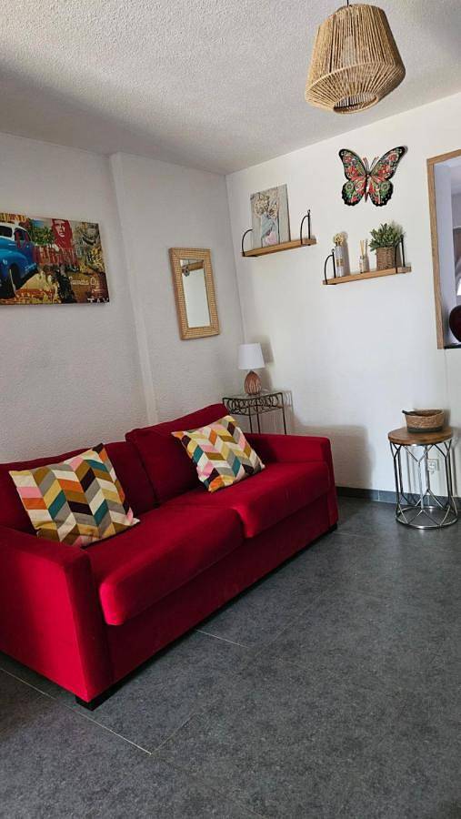 Location de vacances pour 4 personnes, avec Balcon et Terrasse ainsi que Jardin et Piscine à Quissac