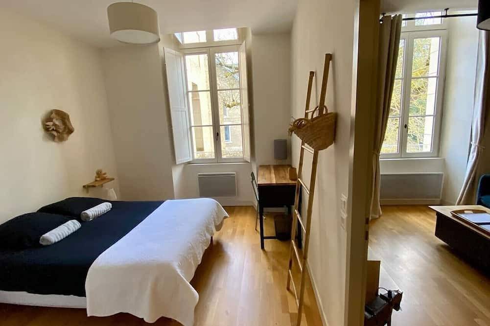 Ganze Wohnung, Au Fil du Clain - Cosy T2, parking & fiber in Poitiers, Vienne