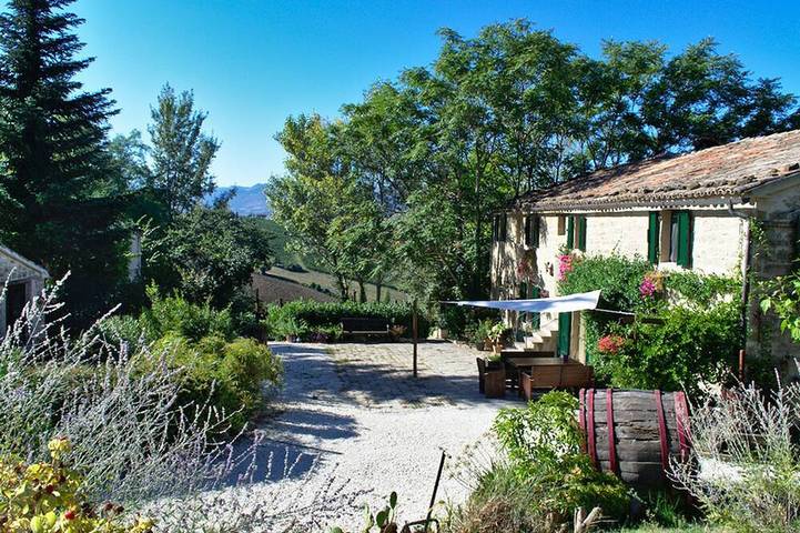 Gîte pour 5 personnes, avec Jardin et Piscine à Fabriano
