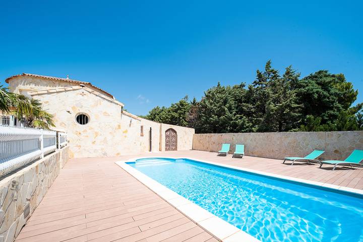 Gîte pour 6 personnes, avec Terrasse ainsi que Jardin et Piscine à Fitou