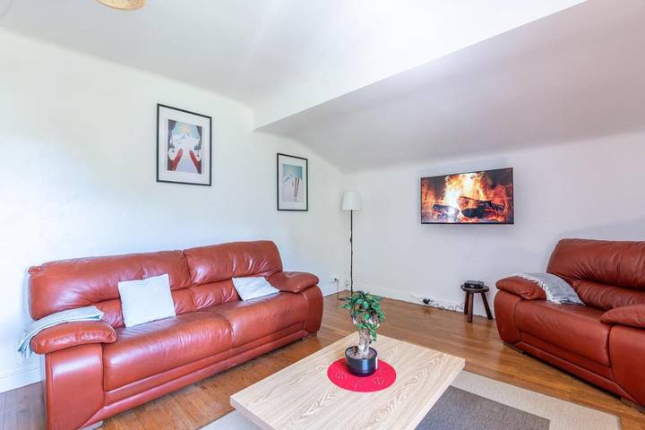 Gîte pour 6 personnes, avec vue et balcon à Magland