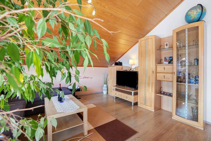 Appartement entier, Appartement Tannhausen avec jardin partagé, balcon et Wi-Fi in Aulendorf, Region Bodensee-Oberschwaben