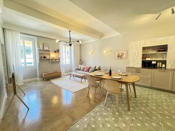 Gîte pour 7 personnes, avec balcon dans Opera De Nice