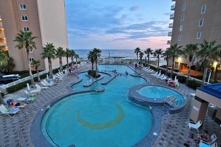 Beach rental for 6 people, with pool and hot tub as well as sauna and balcony in Gulf Shores