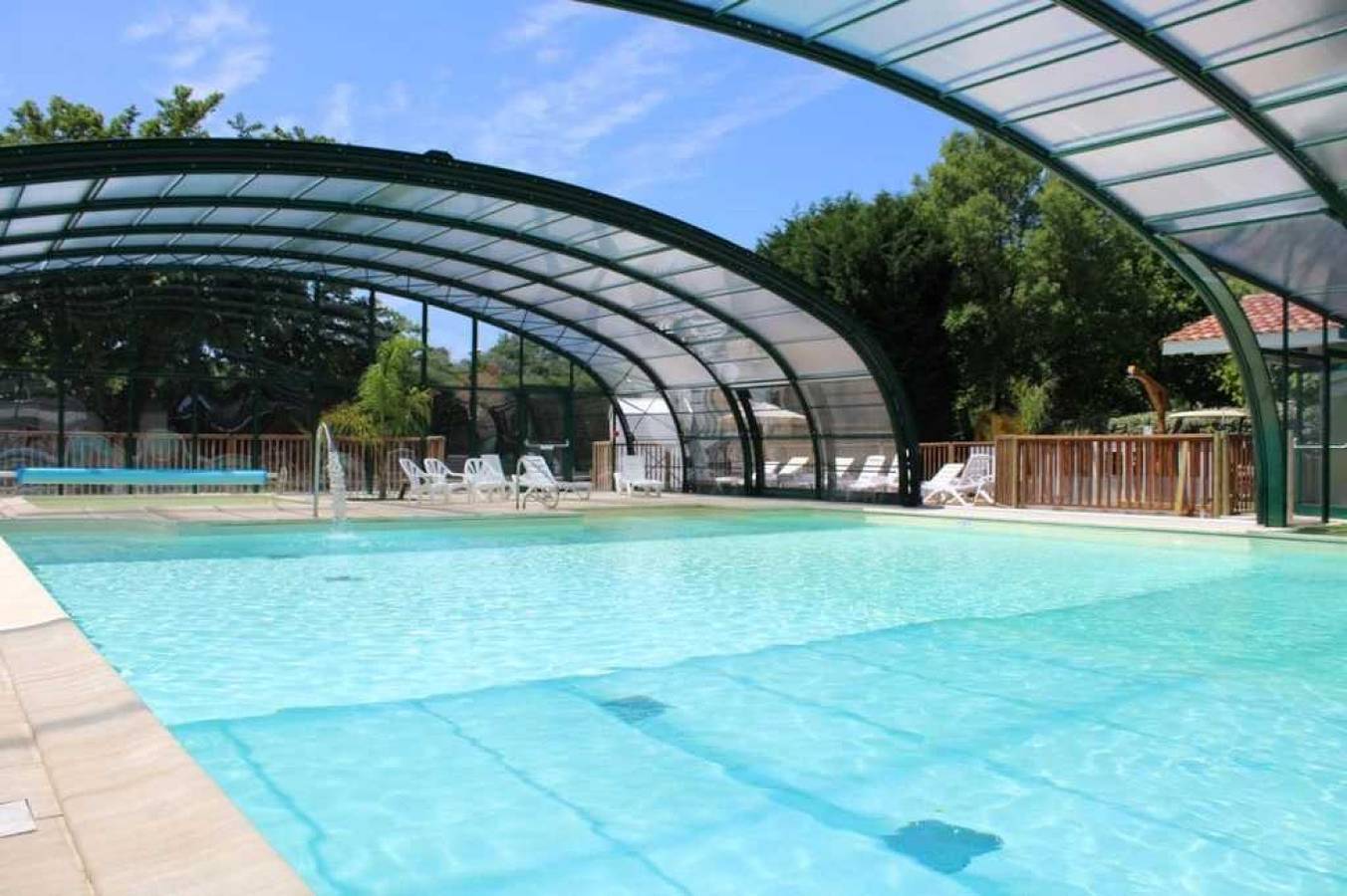 Camping 4 étoiles - Piscine - eecabc in Azur, Côte d’Argent