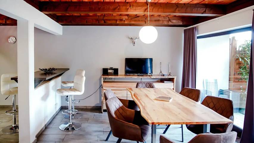 Vakantiewoning voor 6 personen, with sauna and terras as well as tuin in Niedersfeld