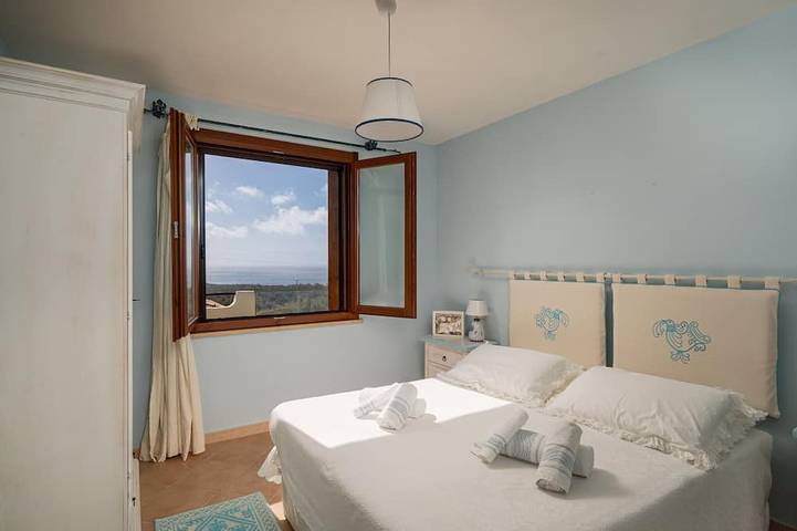 Villa pour 5 personnes, avec jardin et balcon, animaux acceptés dans Eden Rock - 4