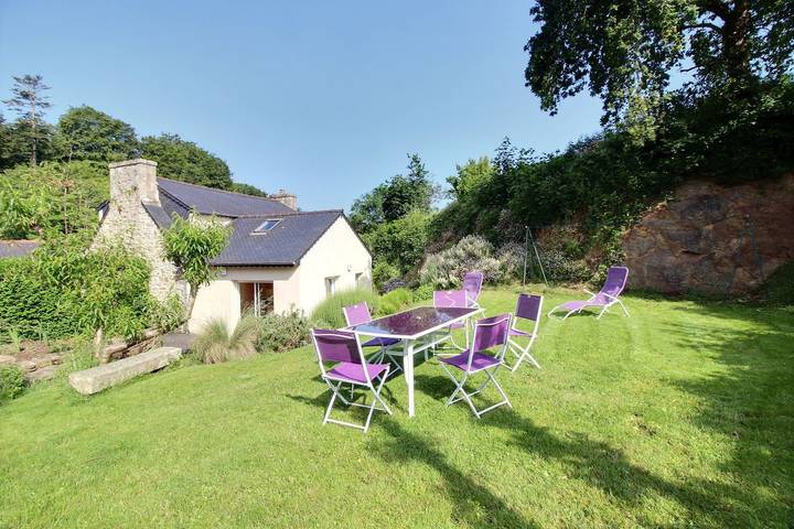 Gîte pour 4 personnes, avec Terrasse et Jardin à Louannec