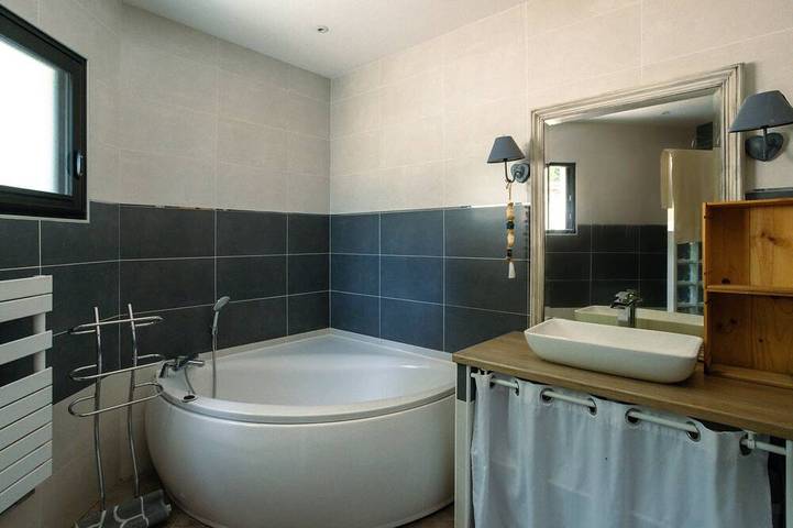 Location de vacances pour 6 personnes, avec jacuzzi et jardin à Trélissac - 4