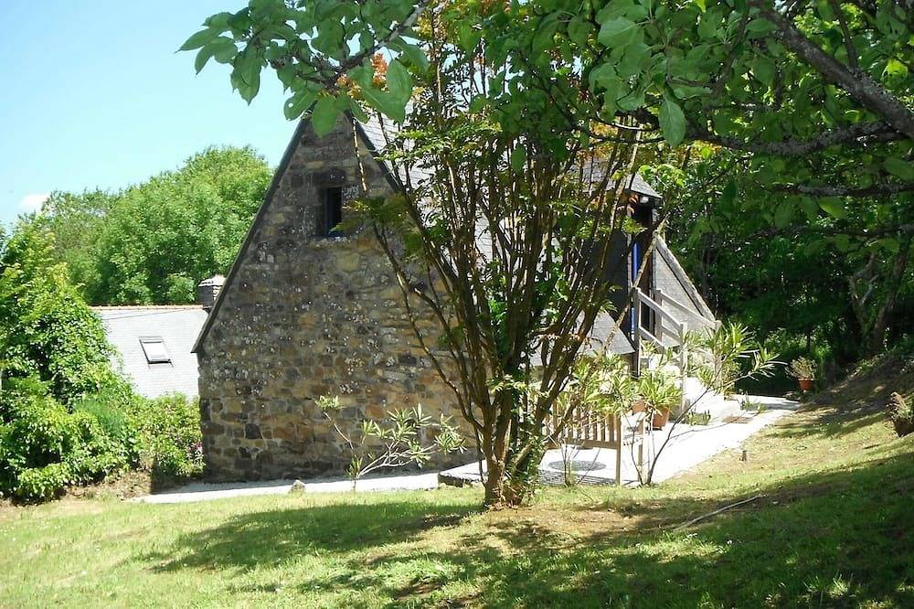 Vacation home Kertoupin Crozon / Roscanvel - large garden, near beach and sea in Crozon, Iroise