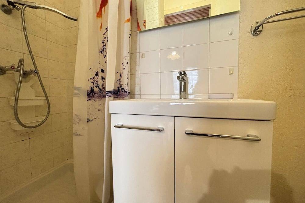 Entire apartment, Convenient studio near the beach in Les Sables-d'Olonne, Vendée