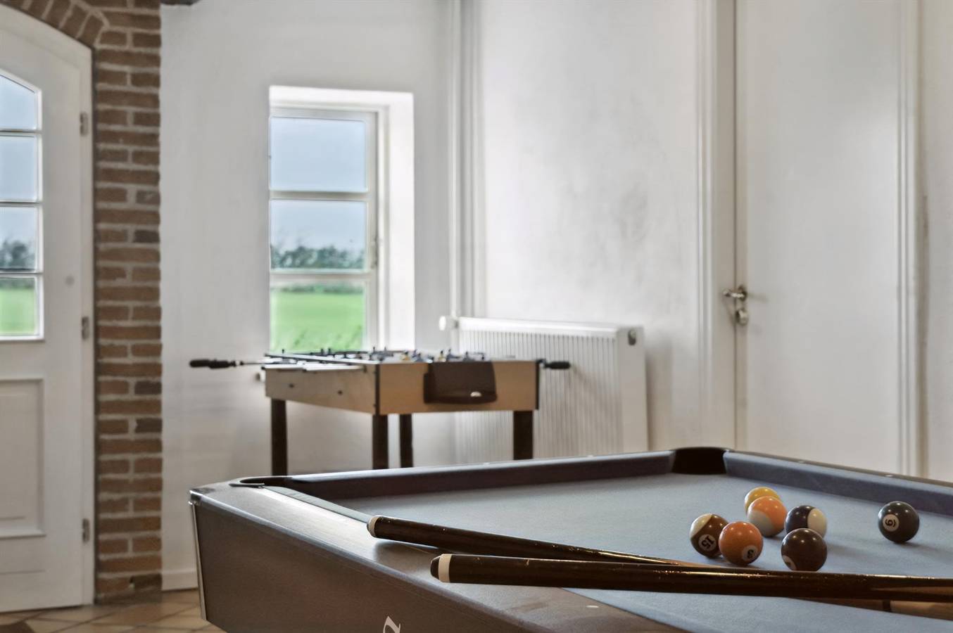 Amazing home in Bredebro w/ Wifi and 8 Bedrooms in Tondern en omgeving