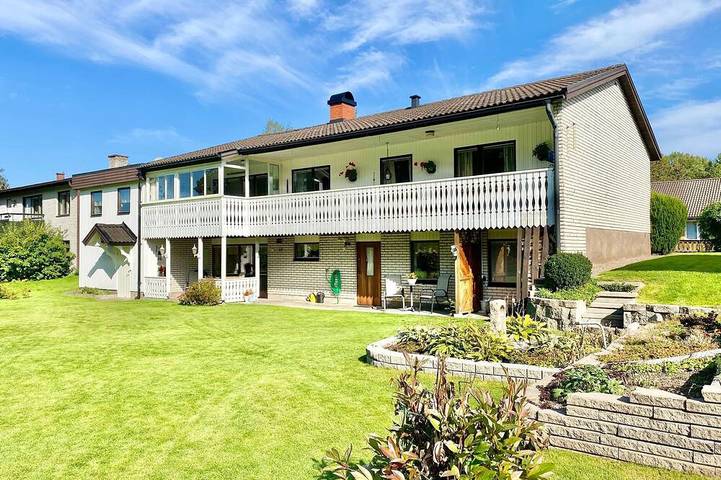 Ferienhaus für 10 Personen, mit Sauna und Balkon sowie Garten, mit Haustier in Lessebo und Umgebung