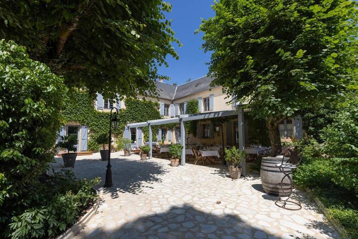 Hôtel pour 2 personnes, avec sauna et jacuzzi ainsi que jardin et piscine