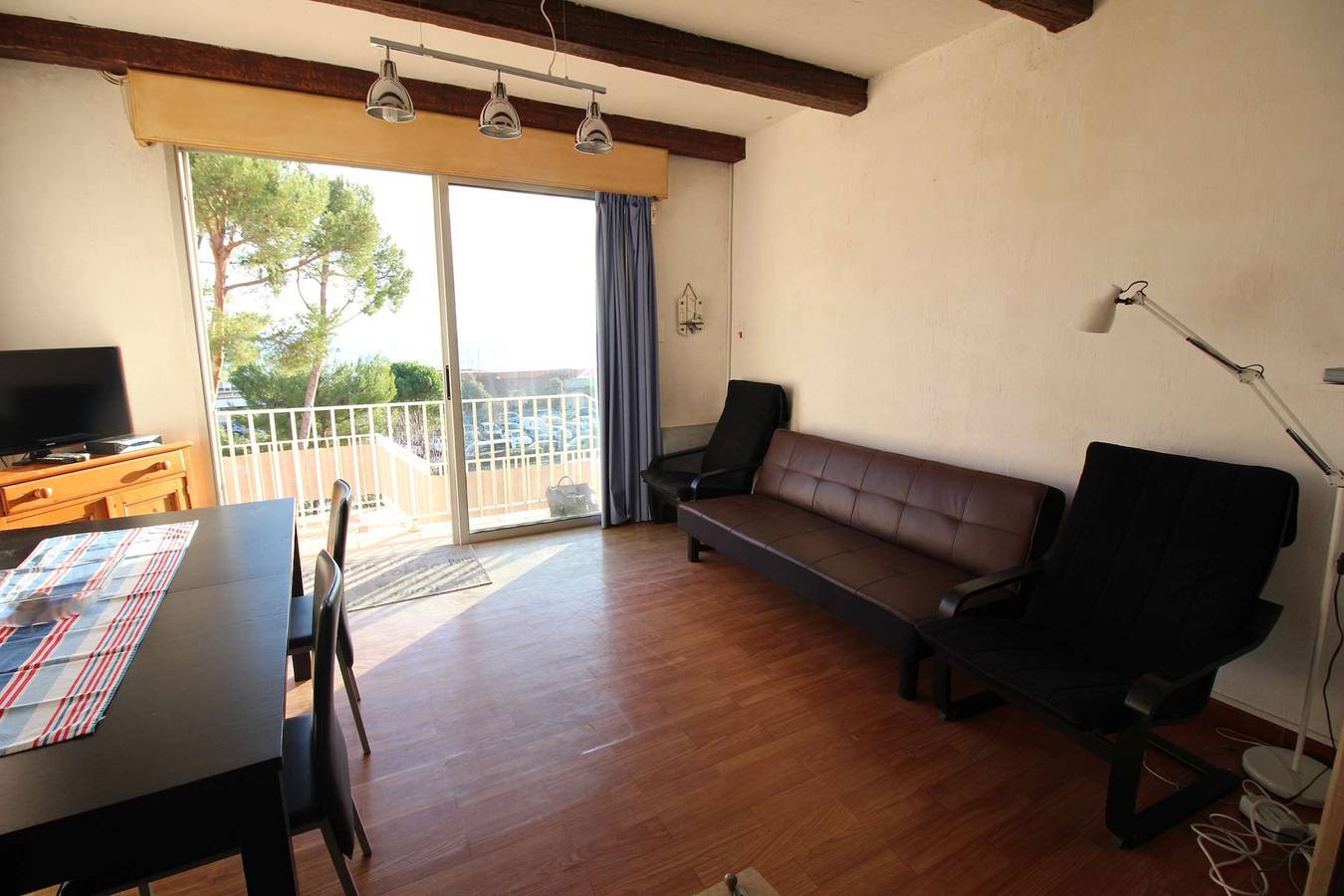 0.1 ml from the beach, house with large terrace and beautiful sea view. in Carry-le-Rouet, Istres region