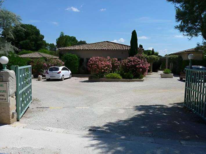 Gîte pour 4 personnes, avec jardin ainsi que piscine et terrasse à Saint-Rémy-de-Provence - 4