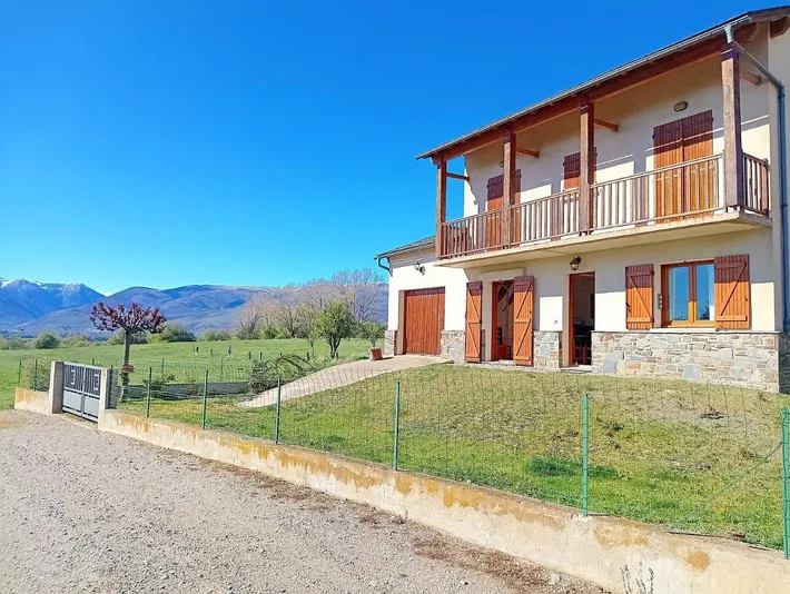 Holiday home for 12 people, with view and garden, with pets - 1