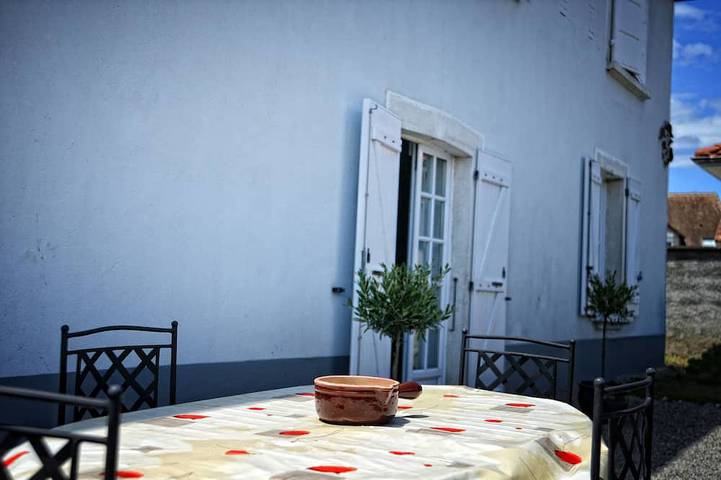 Gîte pour 6 personnes, avec terrasse et jardin dans Pardies