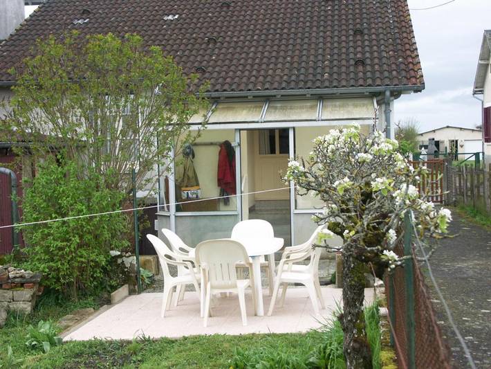 Location de vacances pour 5 personnes, avec terrasse et jardin à Bussière-Poitevine