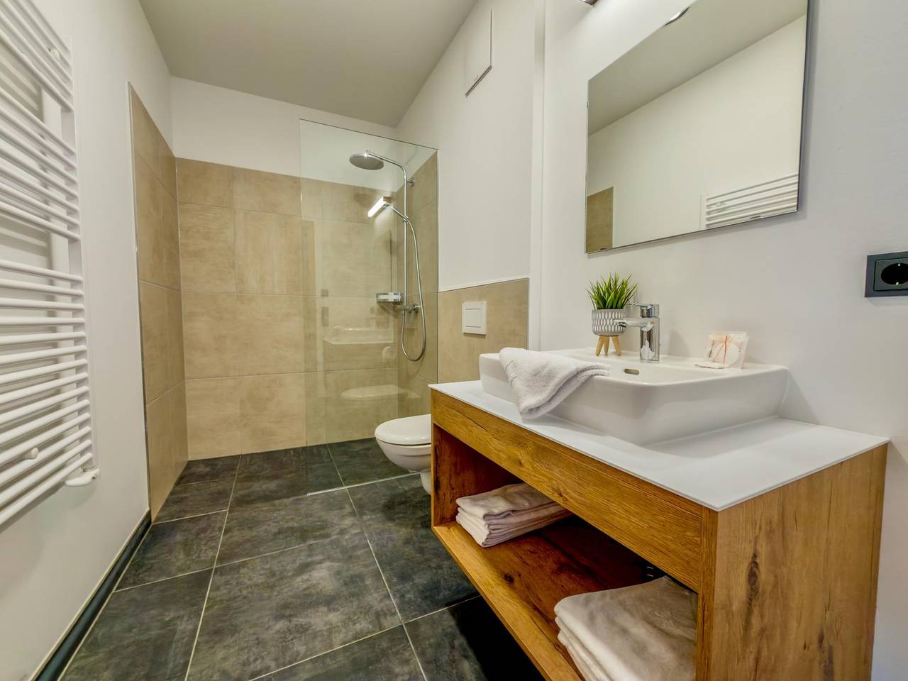 Ganze Wohnung, Luxuriöses Apartment mit Sauna an der Piste in Weißpriach, Bundesland Salzburg