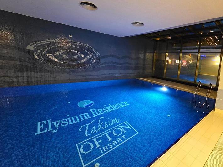 Loft voor 6 personen, with Balkon and Terras as well as Tuin and Zwembad in Istanbul