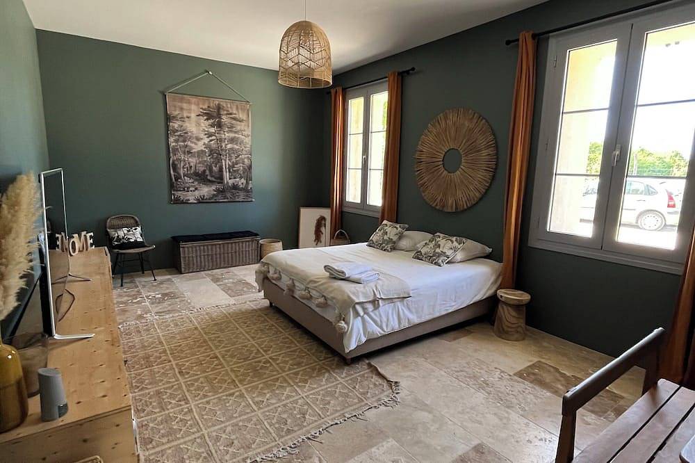 15 minutes from Bordeaux! Privatization of an 18th century wine estate in Tresses, Bordeaux und Umgebung