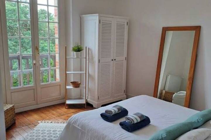 Location de vacances pour 11 personnes, avec piscine dans Mindin - 4