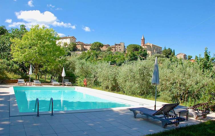 Idilliaco appartamento per vacanze di 90 mq con parcheggio, giardino e piscina a Paciano in Paciano, Perugia e dintorni