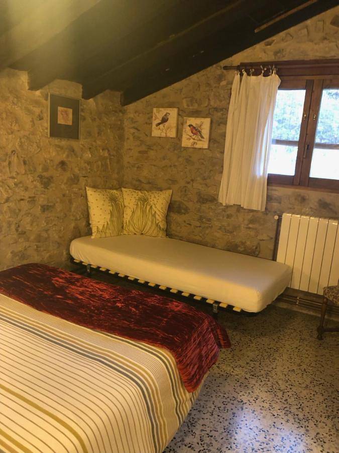 Casa rural con piscina para 3 personas, con Terraza y Jardín además de Piscina y Vistas en Ripollès - 2