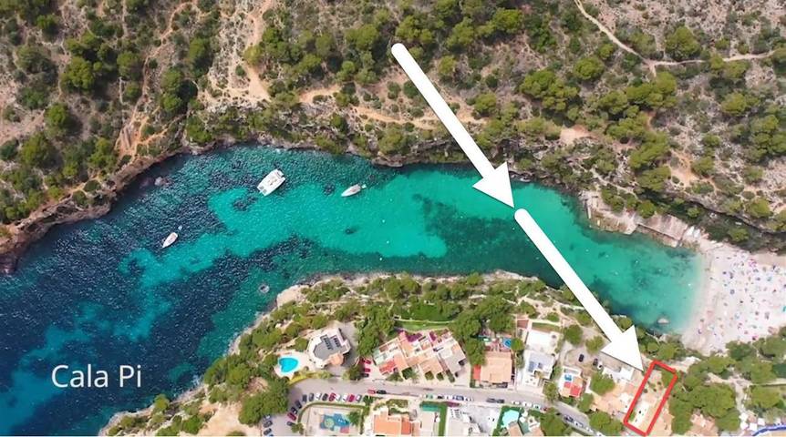 Villa für 6 Personen, mit Balkon und Whirlpool sowie Terrasse und Garten in Cala Pi