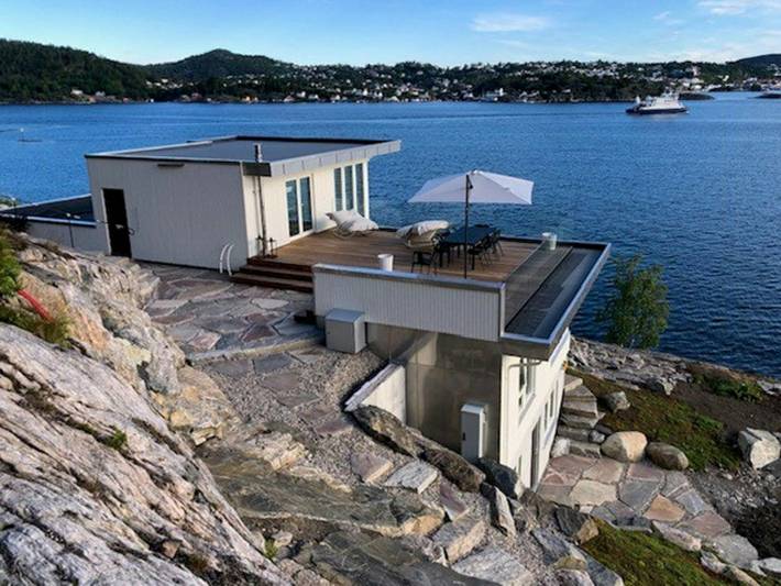 Ferienhaus mit eigenem Steg und Dachterrasse in Kragerø