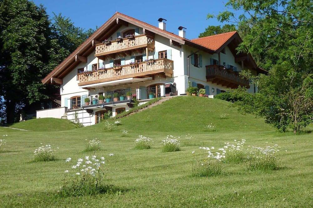 La Pause Musicale, Near Salzburg, Austria, Luxury Chalet, Swimming Lake in Traunstein, Chiemsee