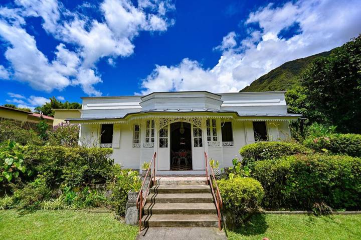 Location de vacances pour 7 personnes, avec jardin et vue à Hell-Bourg - 2