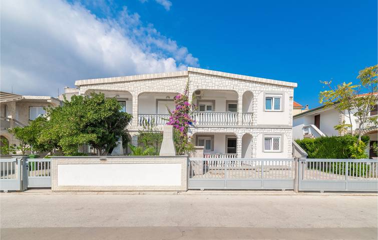 Ferienwohnung für 3 Personen, mit Terrasse, mit Haustier auf Vir - 2