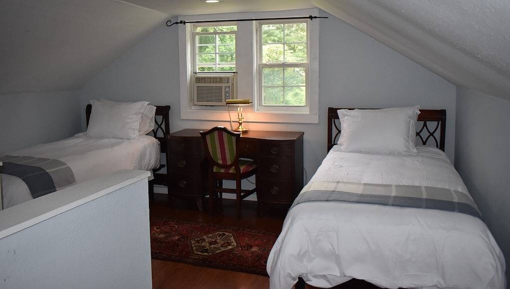 Home in Hendersonville's Historic Lennox Park close to many fun activities. in Hendersonville, Henderson County (NC)