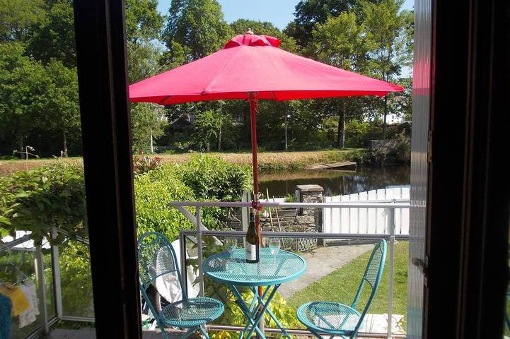 Gîte pour 2 personnes, avec jardin et terrasse à Plélauff