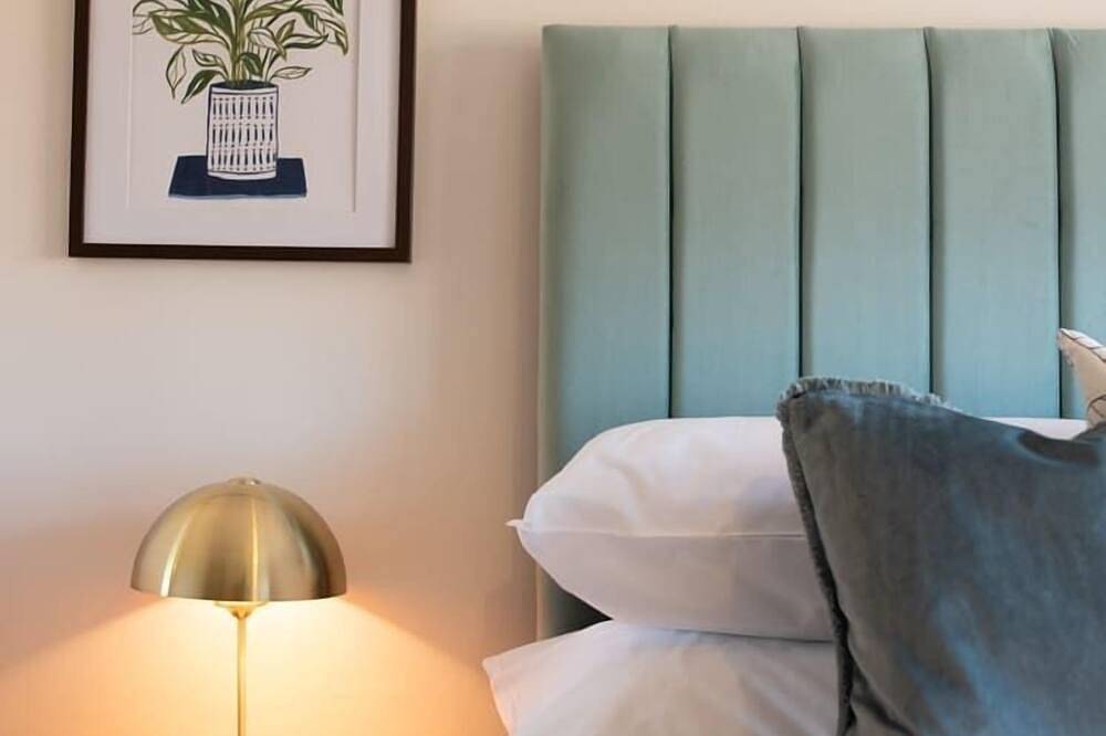 3Bed House w/ Charming Courtyard Garden & Parking in Cambridge, Cambridgeshire