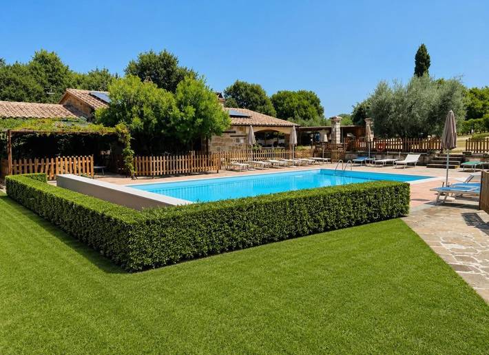 Maison d’hôte pour 2 personnes, avec Terrasse et Jardin ainsi que Piscine et Vue