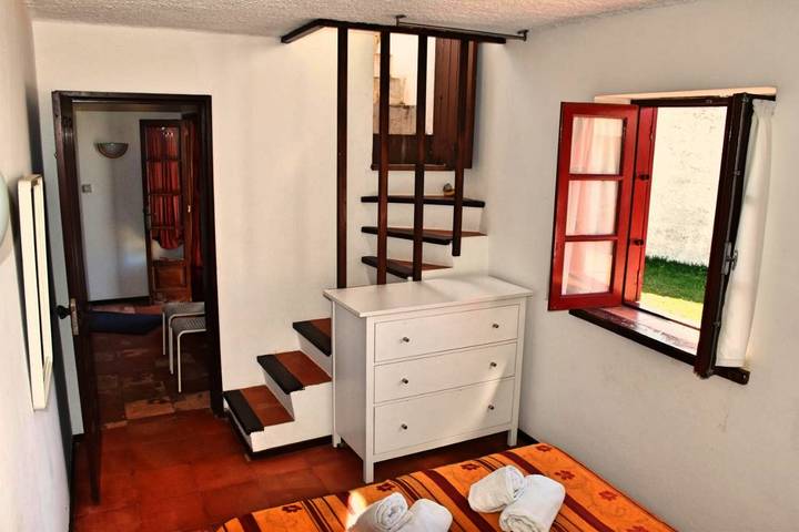 Location de vacances pour 6 personnes, avec Terrasse et Jardin ainsi que Piscine et Vue dans Marinhas - 3