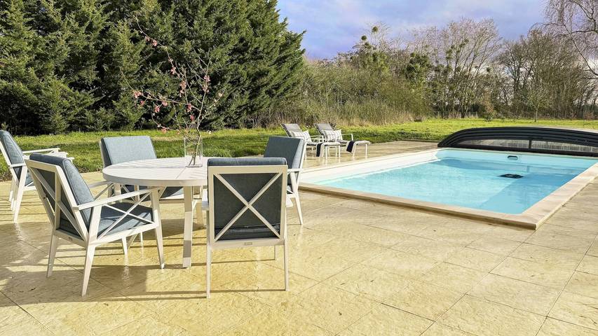 Location de vacances pour 17 personnes, avec jardin dans Saint-Martin-de-Mâcon