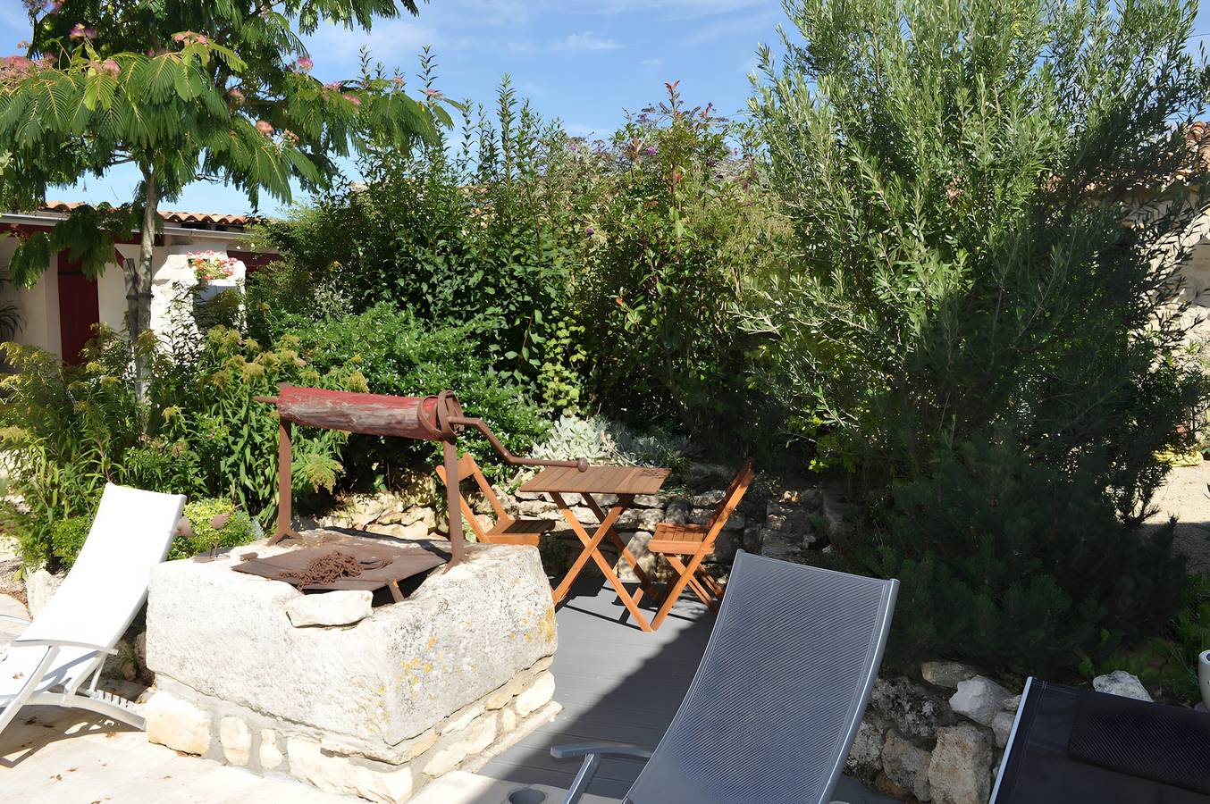 Gîte « À La Tite Boulite » avec piscine partagée, terrasse privée et Wi-Fi in Pouzioux-La-Jarrie, Vouneuil-sous-Biard